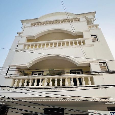 Hare Krishna Homes Jhalwa Allāhābād Junction Buitenkant foto