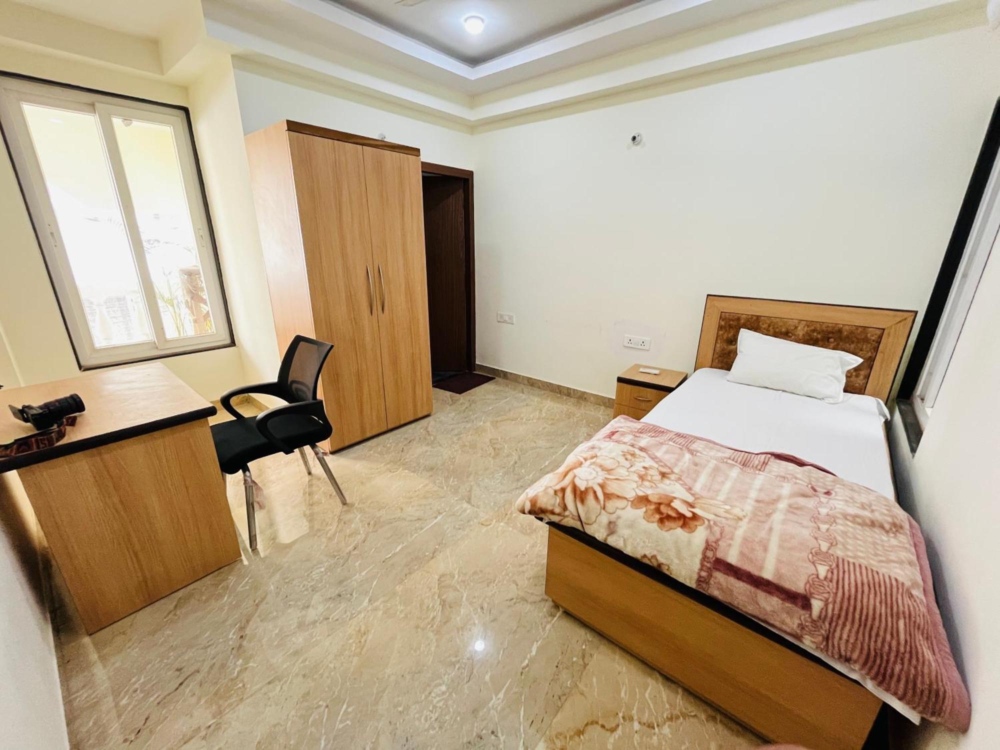 Hare Krishna Homes Jhalwa Allāhābād Junction Buitenkant foto
